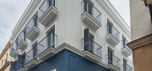 Enrique de las Marinas, 43